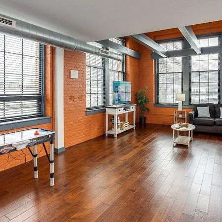 Centric Modern Loft W/ King Beds Apartment Рочестър Екстериор снимка